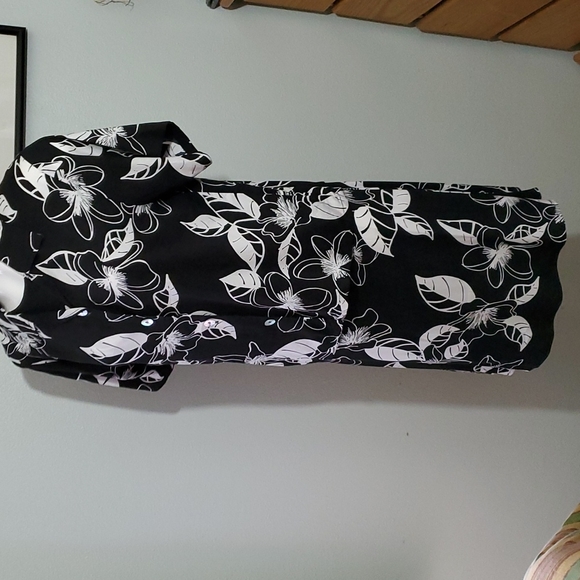 CLIO 2-piece outfit. Dress/Shirt Jacket. Black/White Floral. Sz. S. - Picture 1 of 11